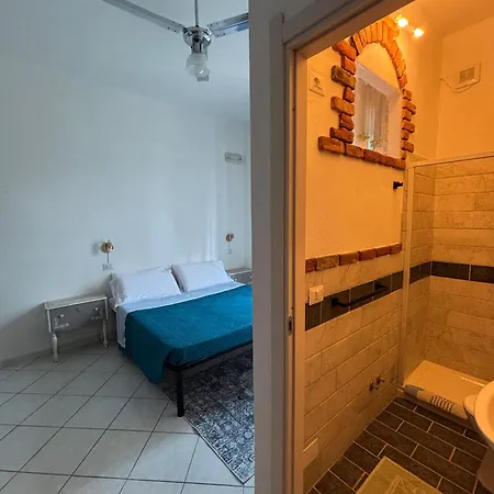 Domus Deiana Couette-café 3*