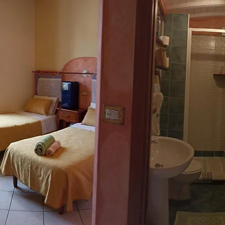 فندق مبيت وإفطار Domus Deiana 3*