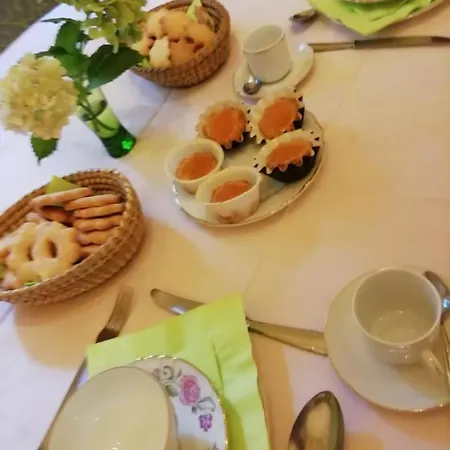 Domus Deiana 3* مامويادا