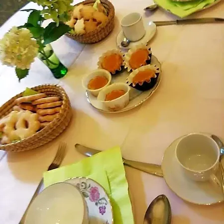 Domus Deiana Bed & Breakfast 3*